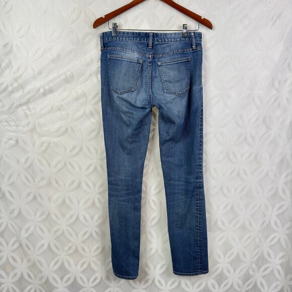 Gap 1969 Real Straight Distressed  Low Rise Medium Washed Jeans Size 27 - Picture 4 of 9